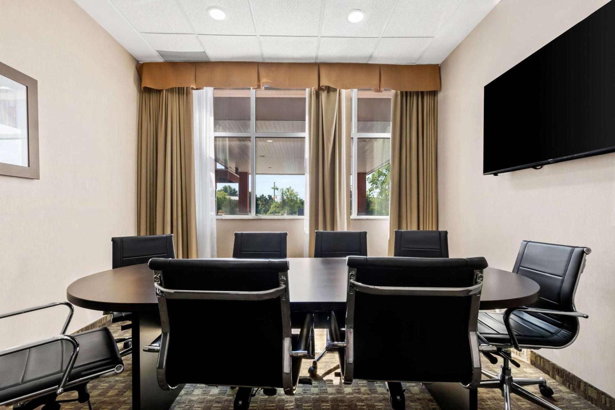 Best Western Plus Fergus Hotel Ngoại thất bức ảnh